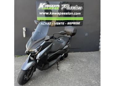 YAMAHA X-MAX 250